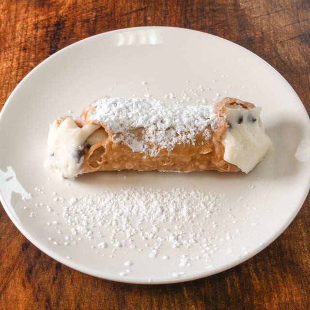 Cannoli.